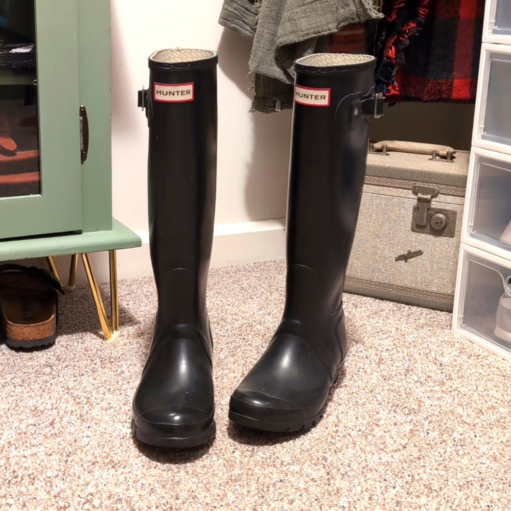 Hunter black rain boots